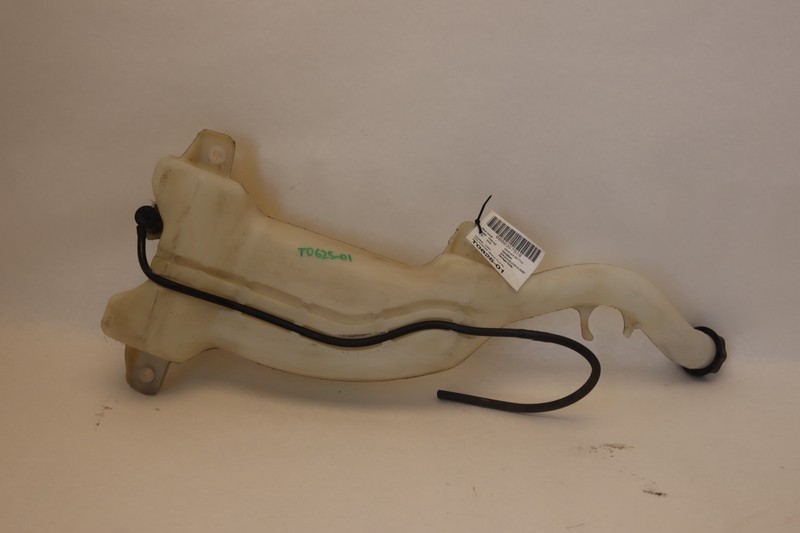 2018-2025 FREIGHTLINER CASCADIA FRONT WINDSHIELD WASHER FLUID RESERVOIR OEM