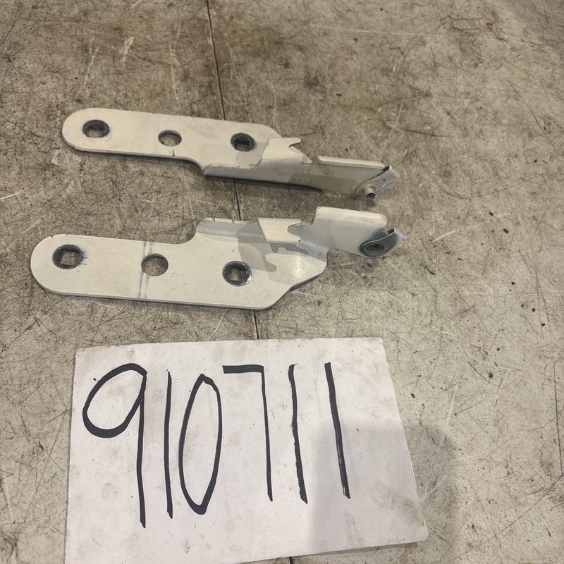 2006-2011 Cadillac DTS Left Driver Side Hood Hinge 15237070
