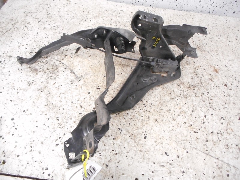 08-2011 Mercedes-Benz C300 Sedan Headlight Mounting Bracket Left Driver OEM C250