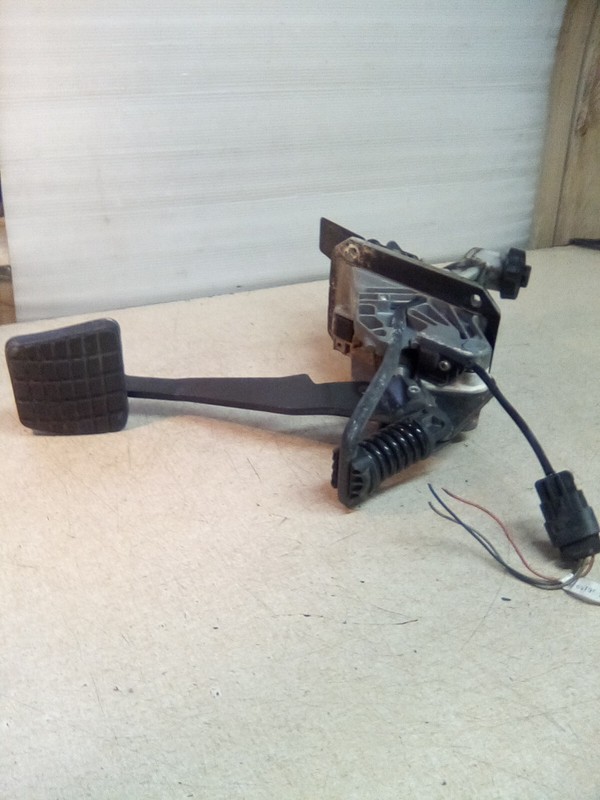2017 Freightliner Columbia Wabco 9650010526 Clutch Pedal