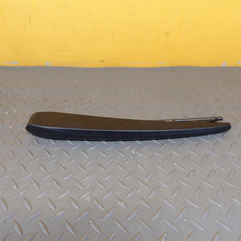 2022-2023 CHEVROLET BOLT EV REAR LIFT GATE BACK WINDOW GLASS WIPER ARM 42709517