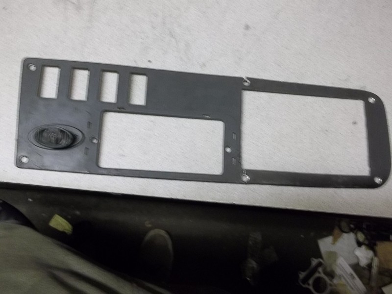 Freightliner 17-05016M003-001 Dash Gauge Bezel Panel *FREE SHIPPING*