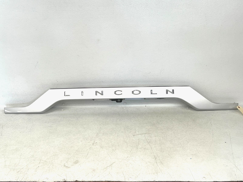 ⭐2015-2017 LINCOLN NAVIGATOR REAR TRUNK DECKLID FINISH PANEL MOLDING OEM LOT2599