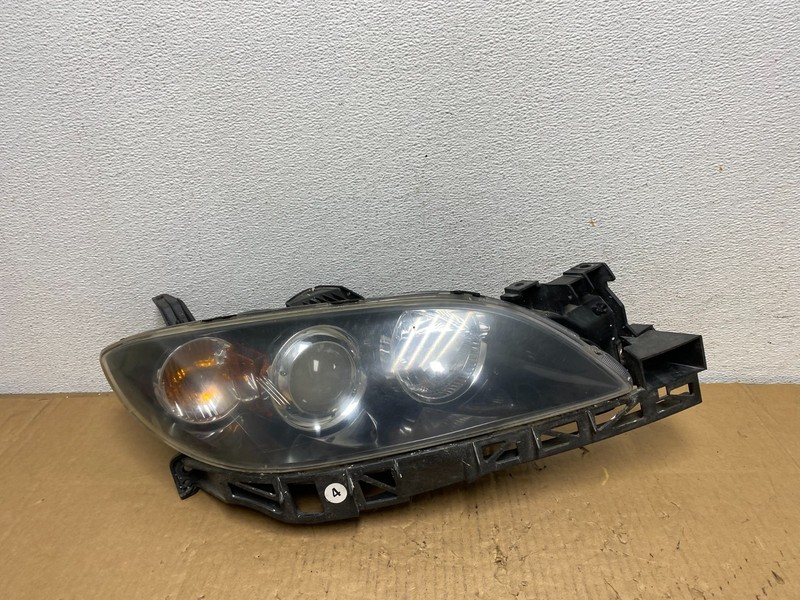 2004 to 2009 Mazda 3 Sedan Right Passenger Rh Side Headlight Oem AD1064 DW