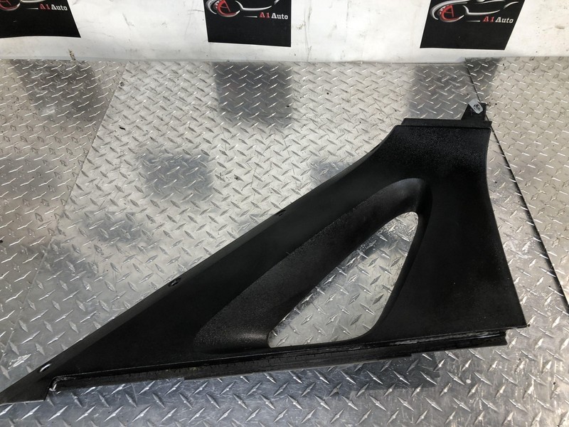 02-06 Chevrolet Avalanche Inner Left Sail Trunk Cladding Broken Tab But Mounts