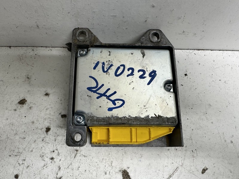 2000-2005 Kia Rio Occupant Module Computer ID: 0K32B677F0