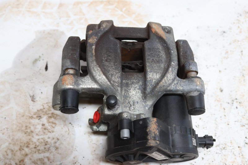 2019-2023 SUBARU FORESTER REAR RIGHT SIDE BRAKE CALIPER OEM