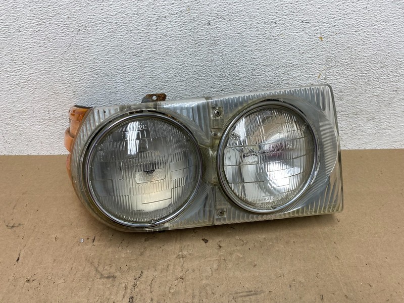 1972-1989 Mercedes R107 C107 SL SLC Class Right Passenger Headlight OEM AE6471