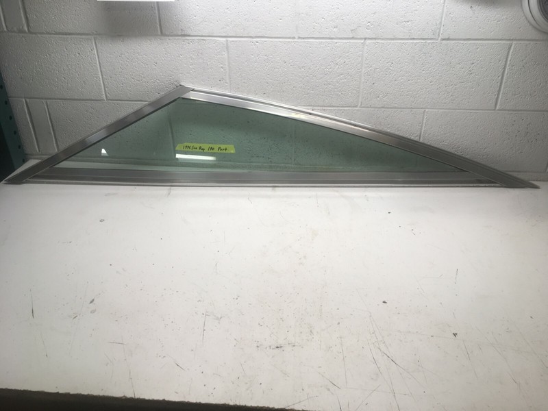 Z7 1996 Sea Ray 190 Boat Windshield Passenger Port Left