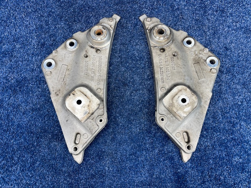 2016–19 Buick Cascada Front Subframe Support Bracket Set Left Right OEM 13369390