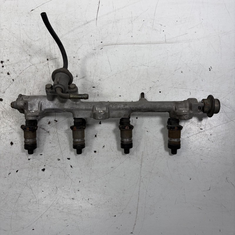 86-89 Acura Integra Fuel Rail w/ Injectors 16620-PG7-661 OEM