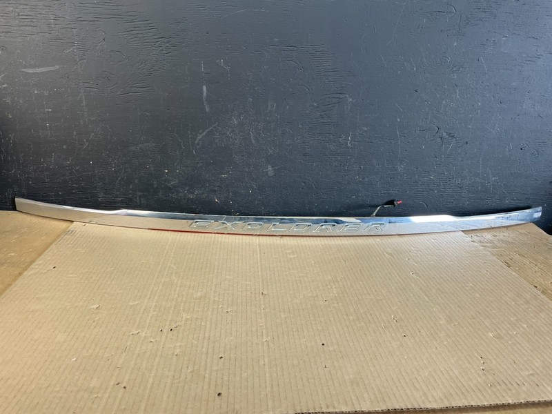 2011 to 2014 Ford Explorer Rear Tailgate Gate Trim Molding With Camera ac2033 DG