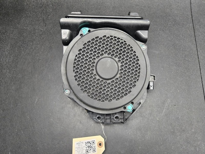 Front Right Subwoofer HARMAN KARDON 2022 Kia Stinger 96380-J5050 2018 - 2023