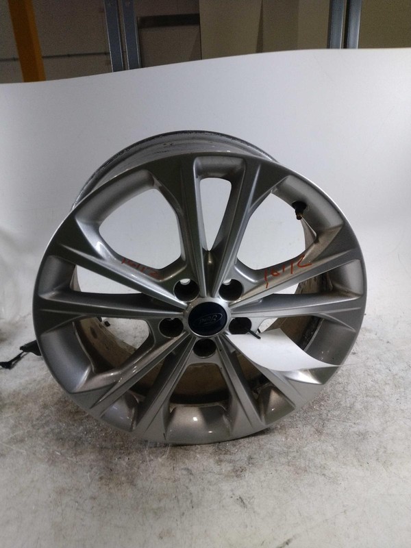 Used Wheel fits: 2018 Ford Escape 17x7-1/2 TPMS aluminum Grade B