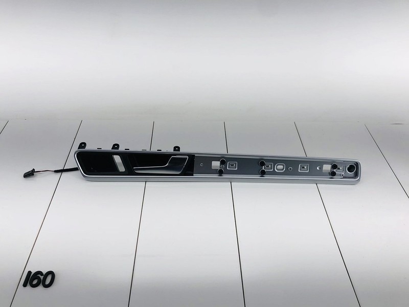 11-13 VOLKSWAGEN TOUAREG REAR RIGHT INTERIOR DOOR HANDLE W/ BEZEL & SPEAKER OEM