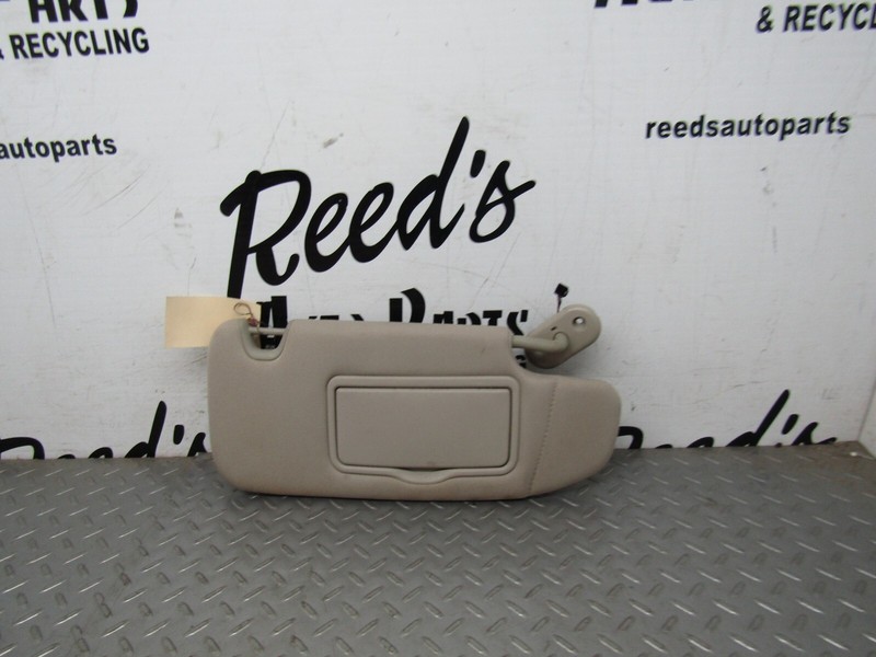 2006 Lincoln Zephyr Passenger Right Sun Visor Illuminated Tan OEM