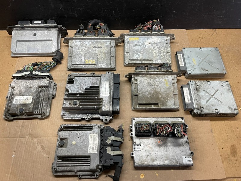 Mix of 10 Ford ECM Engine Computer Module AB7659