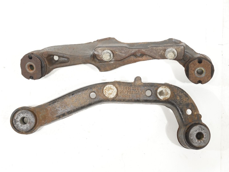 2014-2019 Chevy Silverado 1500 4WD Front LEFT & RIGHT Differential Bracket OEM