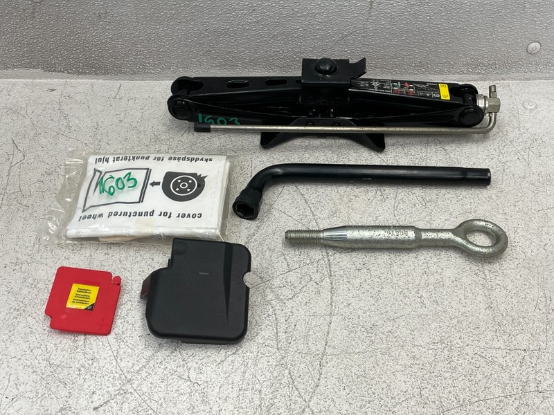 18 19 20 21 22 Volvo XC60 Emergency Spare Tire Jack Tool Kit Set 1603 OEM