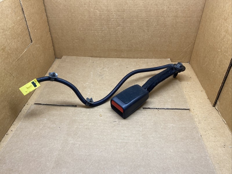 2011-2013 Kia Sorento Front Right Passenger Side Seat Belt Seatbelt Buckle Black