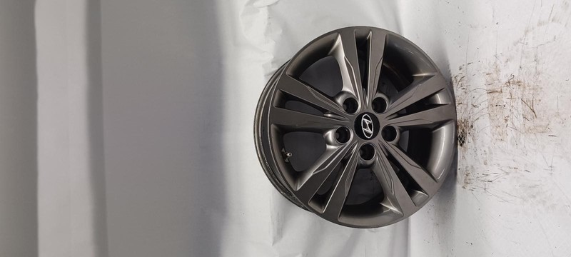 17-'18 HYUNDAI ELANTRA Wheel 16x6-1/2 alloy OEM Grade B