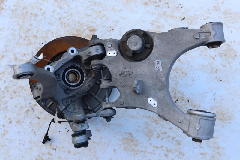 2018-2022 ALFA ROMEO STELVIO RWD REAR RIGHT SIDE SPINDLE KNUCKLE HUB W/ ARM OEM