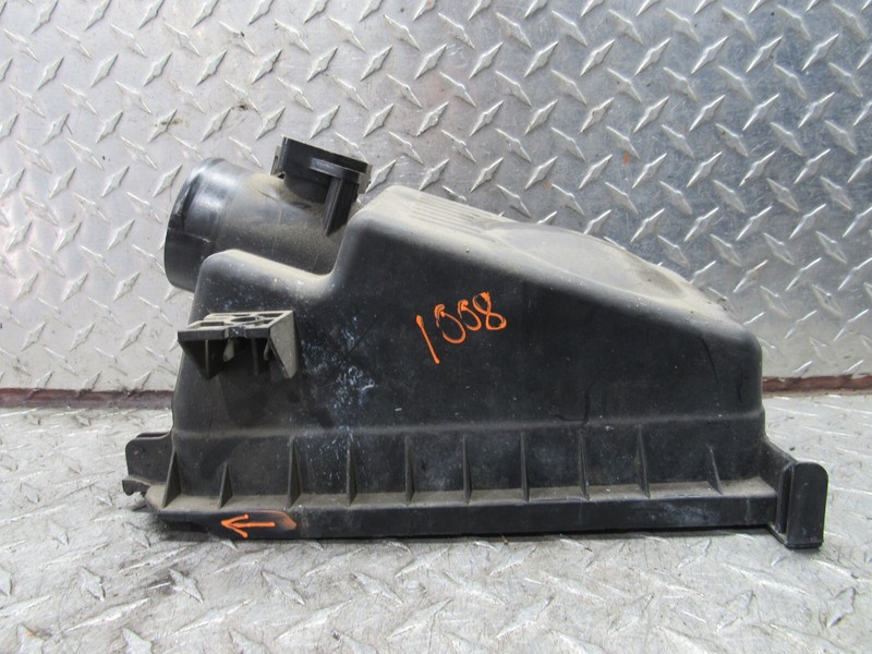 06 PONTIAC VIBE UPPER AIR FILTER BOX W/AIR FLOW METER 22204-00030 TN197400-2120