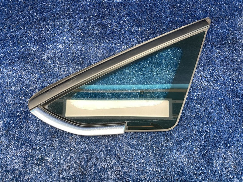 2016-2019 BUICK CASCADA Front Left Small Vent Quarter Glass OEM