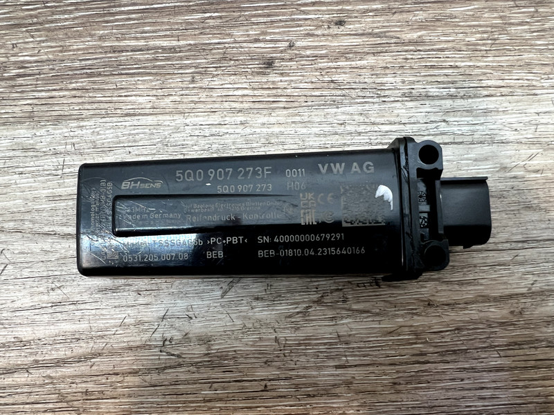 2018-2024 Volkswagen Control Module OEM Part# 5Q0-907-273-F