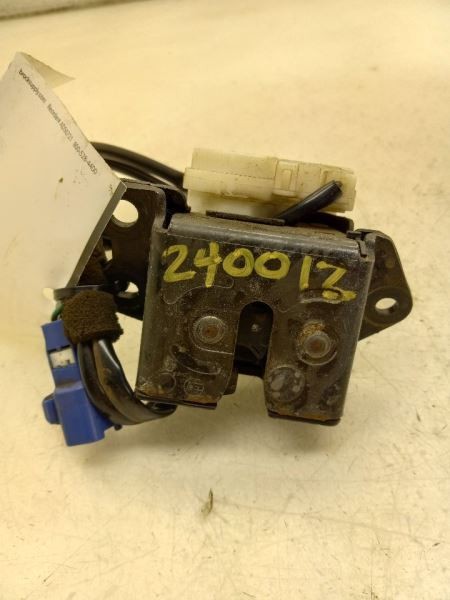 06 SCION XB HOOD LATCH