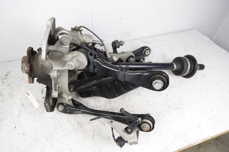 16-19 BMW G12 7 Series Rear Right Suspension Knuckle Wheel Hub Spindle Axle Arms