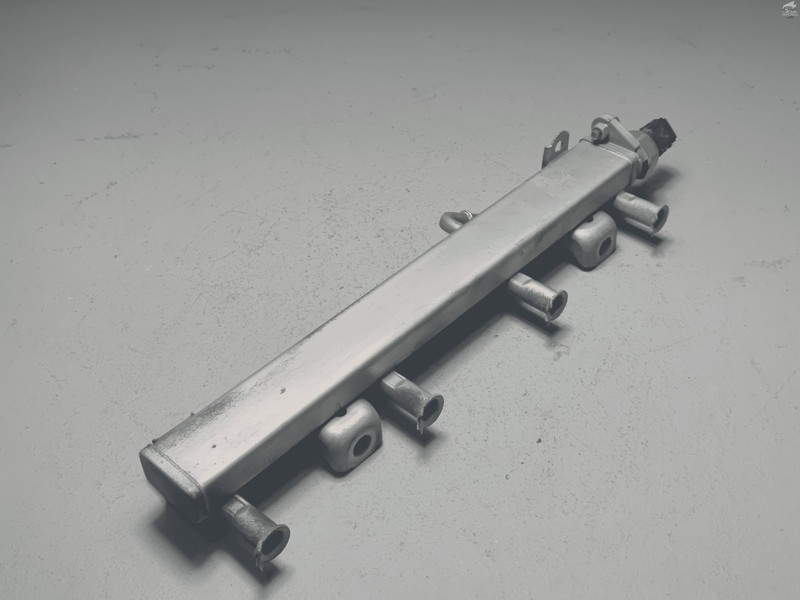 Toyota Camry 2.5L Engine Motor Fuel Delivery Injection Rail Pipe OEM 2018-2019