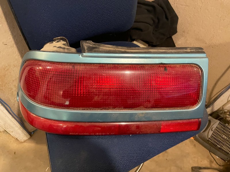 92-94 PLYMOUTH LASER 1G 1GB LH BLUE TAILLIGHT TAIL LIGHT ASSEMBLY