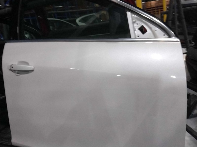 2017 Buick Regal Right Door White OEM Used 83K Miles - Part #31223