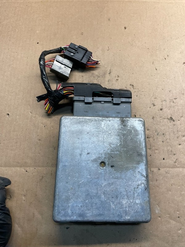 1994 1995 Ford Mustang 3.8L Engine Control Unit ECU Computer Module s8153 DG