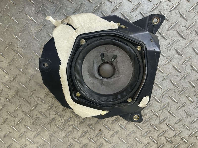 HUMMER H2 REAR LEFT DRIVER SIDE DOOR PANEL AUDIO SPEAKER OEM 2003 - 2007