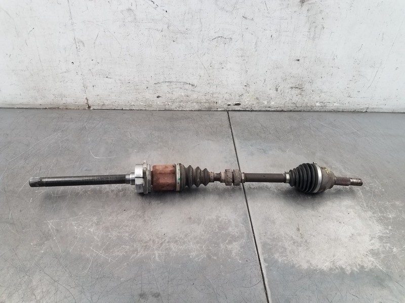 2014 Nissan Juke Nismo RS Right Front CV Axle / Intermediate #0361 V7