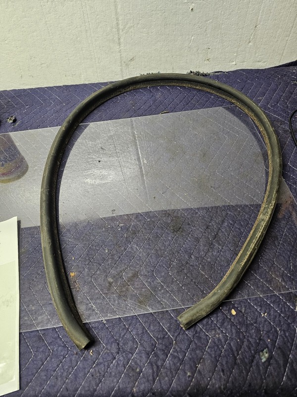 2002 Ford F250 F350 F450 Super Duty windshield wiper hood cowl Seal
