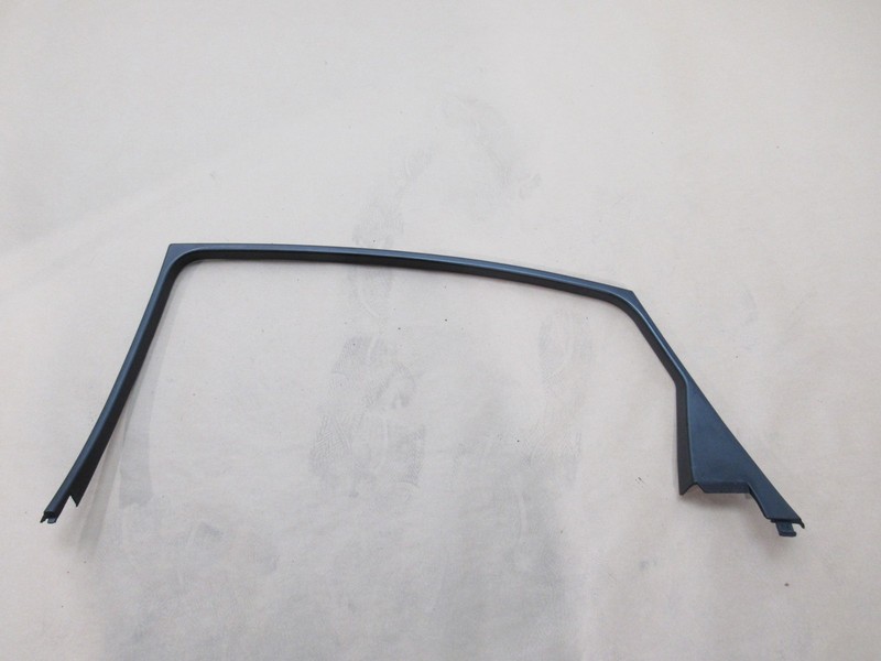 Genesis G80 2017 Rear Right Pass Door Window Frame Molding Trim Cover 16-20 |