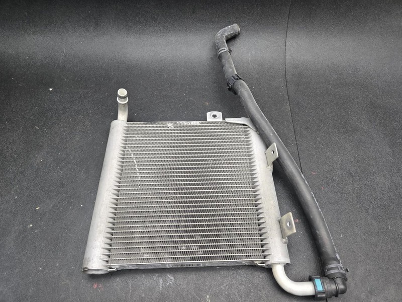 Auxiliary Engine Radiator 2019 Jaguar F-Pace HK83-8D048-AB 2018 2020