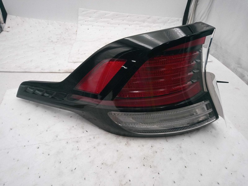 2023 KIA Sportage Left Tail Light Assembly Black Used OEM 64000 Miles