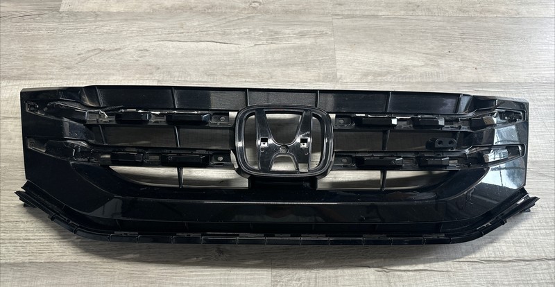 75100-TK8-A110-M1 2012 - 2014 Honda CR-V Upper Grile Black OEM 12 13 14