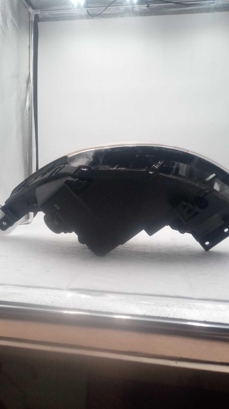 2016 KIA Soul Right Headlight Assembly Black Used 509367 FOGGY 95000 Miles