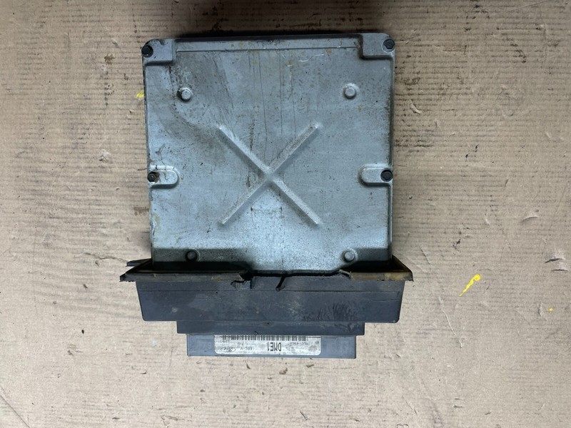 2001 Ford E250 E350 5.4L Van Engine Control ECU Computer Module N7004 DG