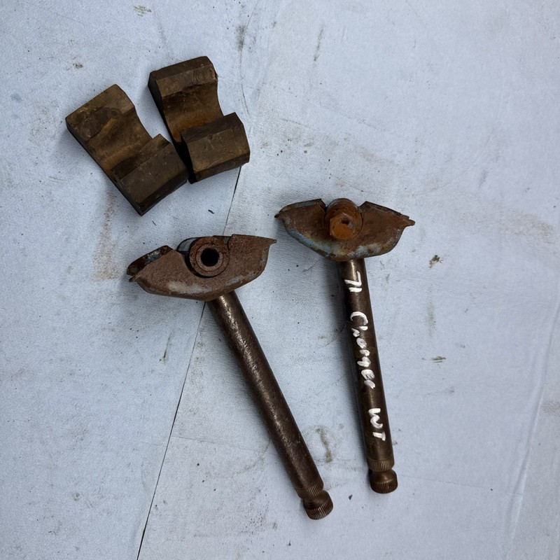 1971 Polaris Charger 488Vintage Snowmobile Front Ski Spindles
