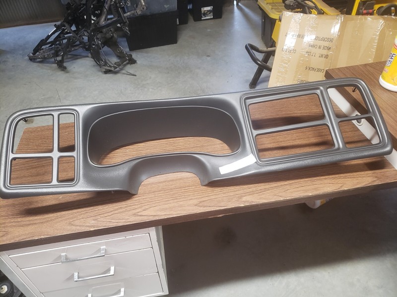 2002 CHEVY SILVERADO 1500 DASH SPEEDOMETER INSTRUMENT GAUGE CLUSTER BEZEL TRIM