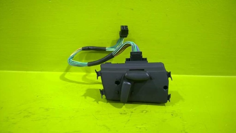 06 07 08 PACIFICA PASSENGER RIGHT FRONT SEAT ADJUST SWITCH OEM 3240-11