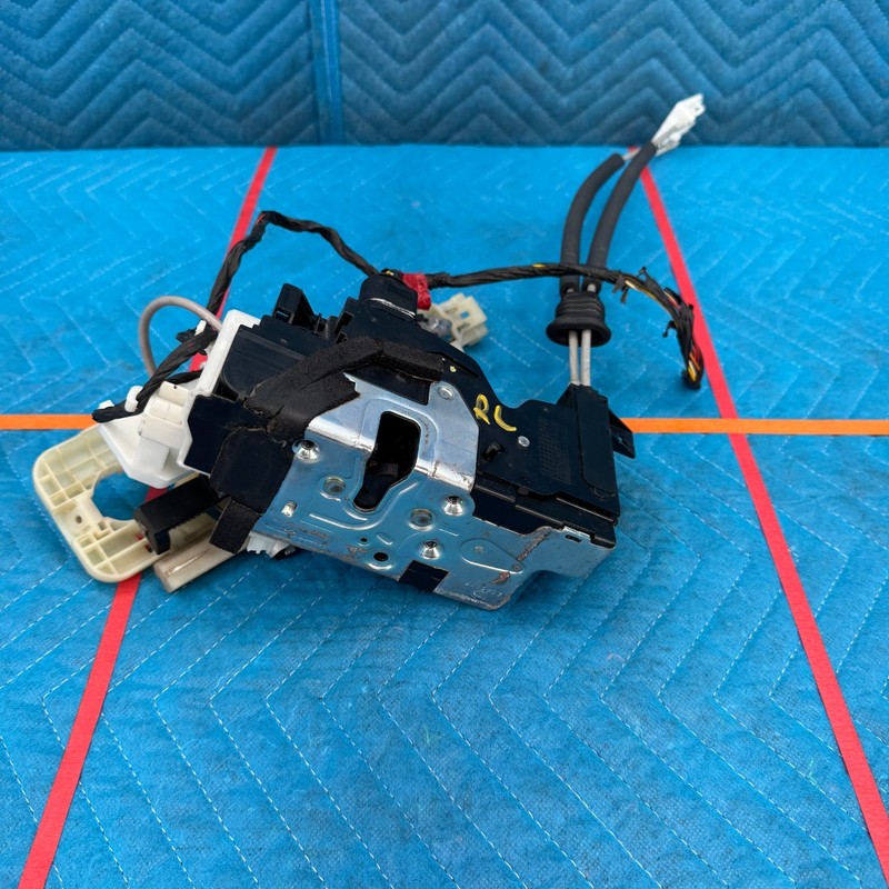 2011–2013 Hyundai Equus Rear Left Door Lock Latch Actuator OEM 814103M000