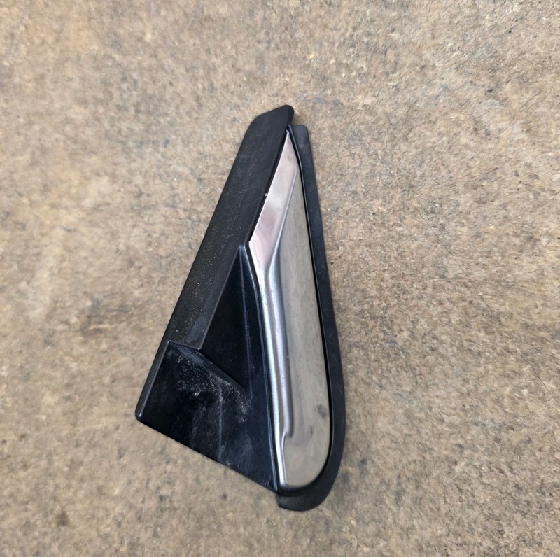 2019-2024 SUBARU FORESTER RIGHT PASS FRONT DOOR MIRROR FENDER CORNER TRIM OEM