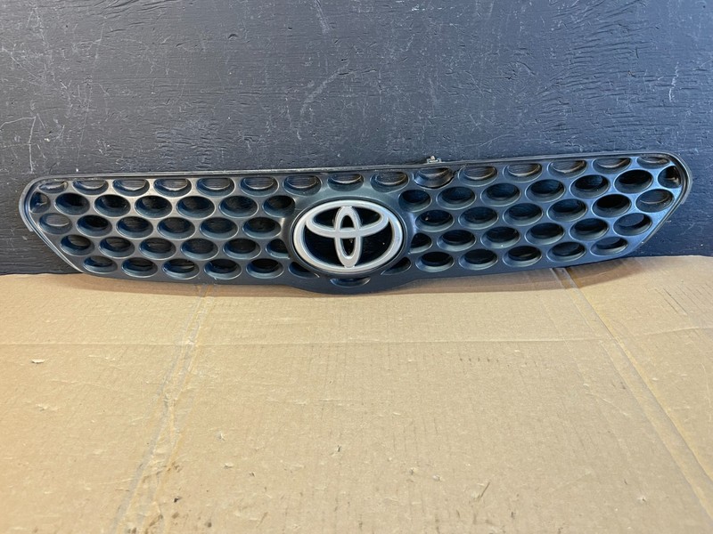 2003 to 2004 Toyota Matrix Front Upper Grill Grille OEM ac5458DG